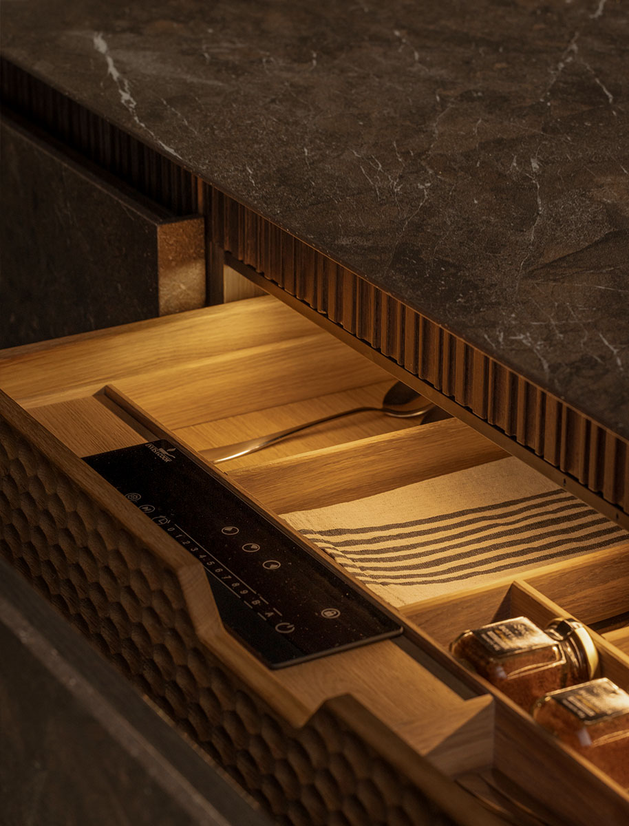 REKKER GINA35 DOB1.jpg 1